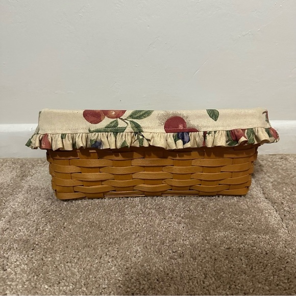 Longaberger Large Desktop Basket with Fruit Liner - Picture 3 of 9